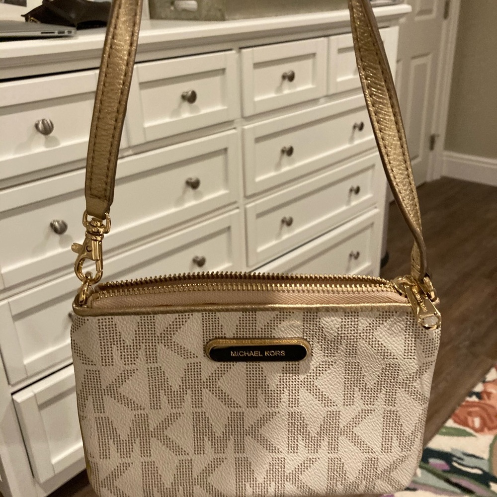 Michael Kors Wristlet